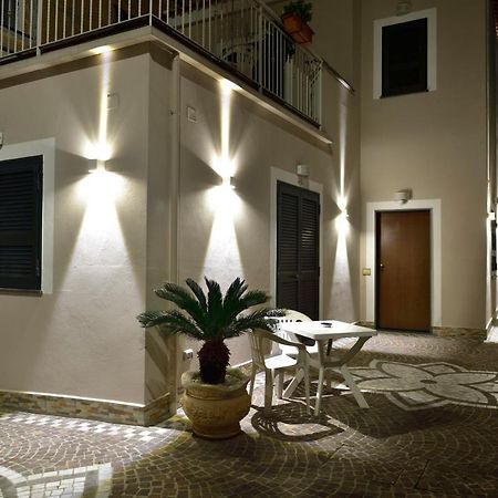 B&B Peonies Castellammare di Stabia Bagian luar foto